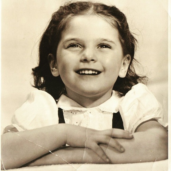 Meet your Posher, Laurie - Picture 1 of 1